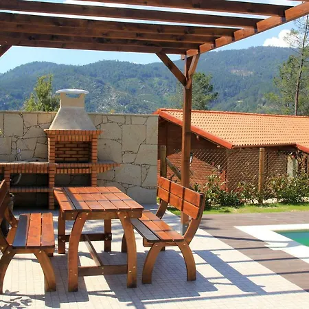בית נופש Refugio De Gestacas ויירה דו מיניו